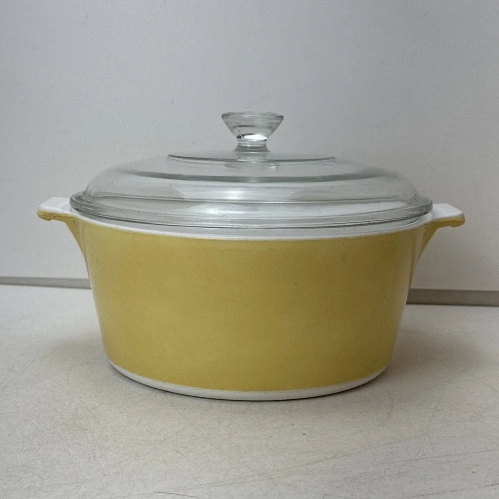 Vintage Corning Ware Yellow Round with Lid Casserole Dish B 1-3/4-B 1.75 Quart